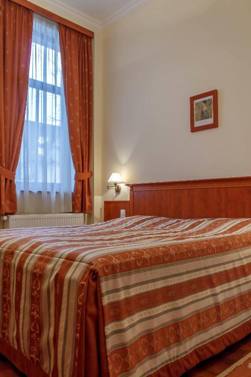 Pannon Hotel Bejelentkezes 20 Oraig, Check-In Until 20 O'Clock, Einchecken Bis 20 Uhr 莫哈奇 外观 照片