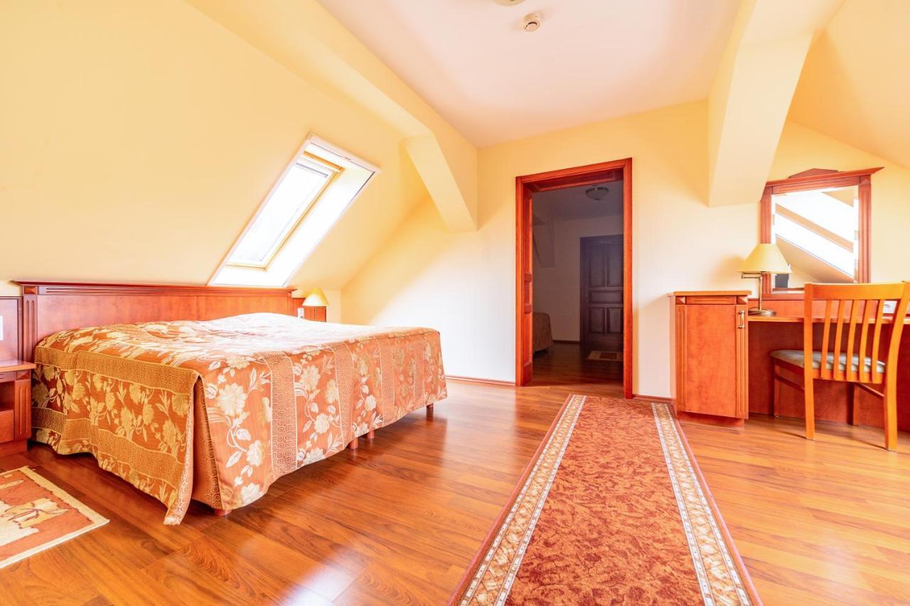 Pannon Hotel Bejelentkezes 20 Oraig, Check-In Until 20 O'Clock, Einchecken Bis 20 Uhr 莫哈奇 外观 照片