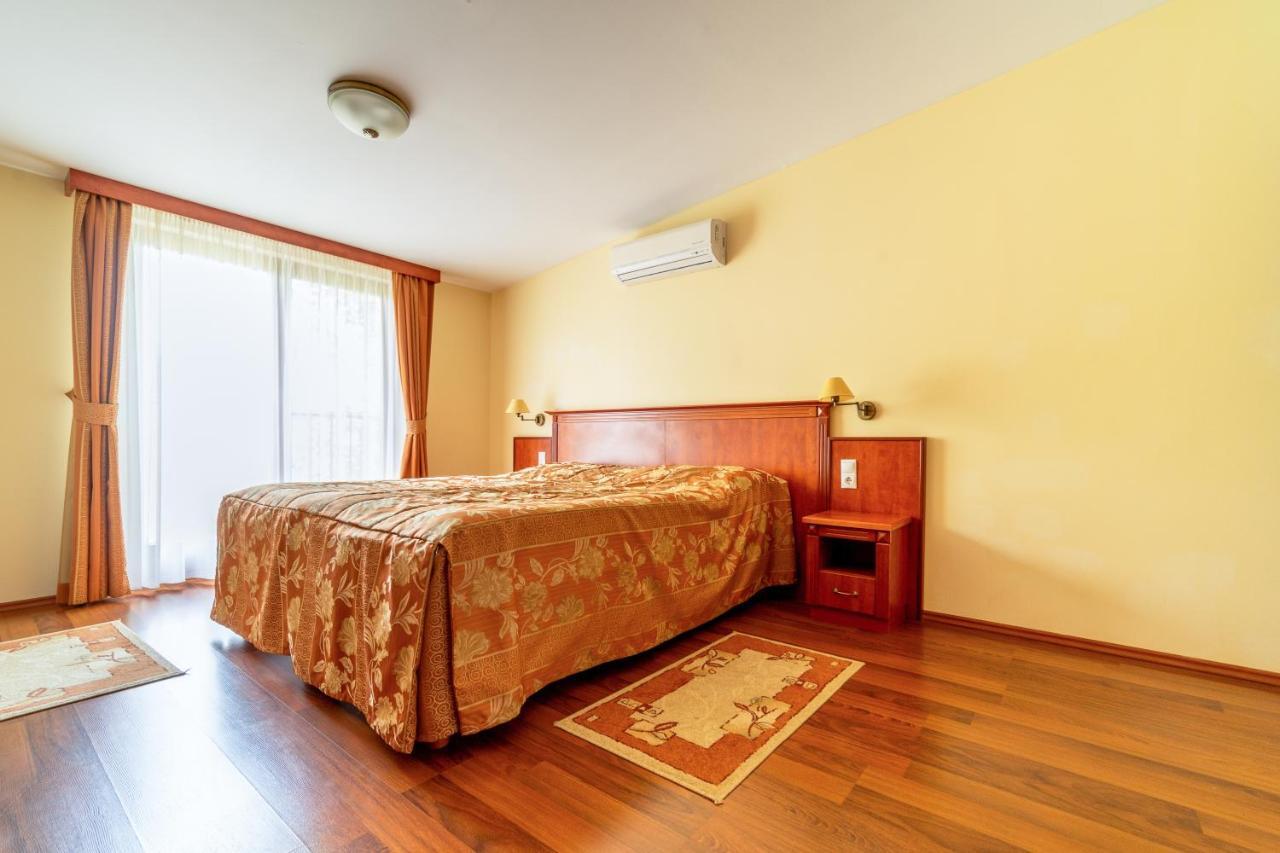 Pannon Hotel Bejelentkezes 20 Oraig, Check-In Until 20 O'Clock, Einchecken Bis 20 Uhr 莫哈奇 外观 照片