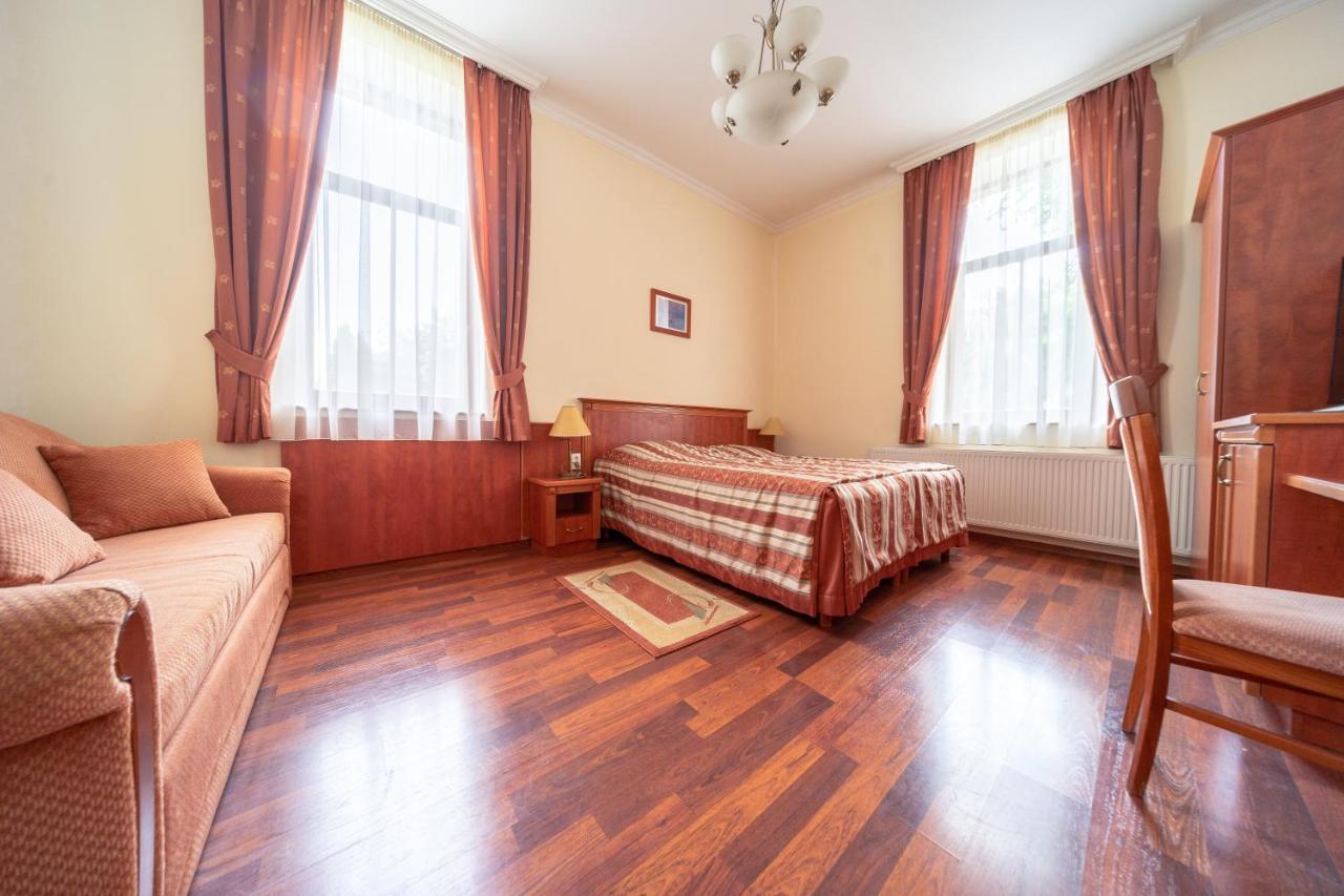 Pannon Hotel Bejelentkezes 20 Oraig, Check-In Until 20 O'Clock, Einchecken Bis 20 Uhr 莫哈奇 外观 照片